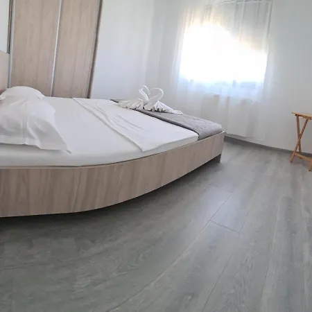 アパート Apartament Filip Mamaia Nord ナボダリ