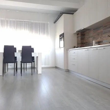 アパート Apartament Filip Mamaia Nord ナボダリ